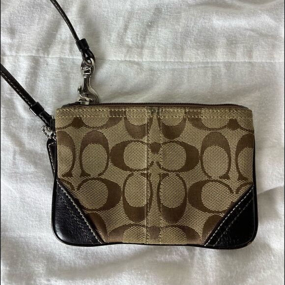COACH wristlet - Picture 6 of 11